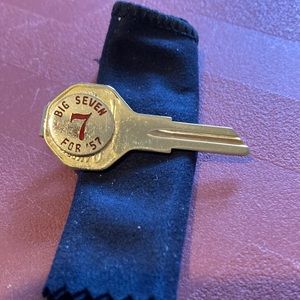 Big seven key tie clip